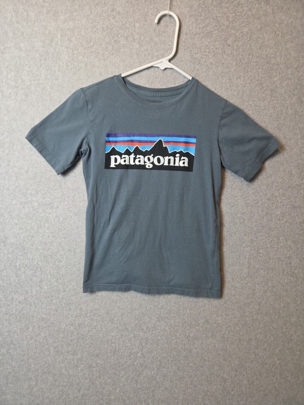 Patagonia Cotton Utility Blue SS P-6 Logo Tee Shirt Youth Small 7-8
